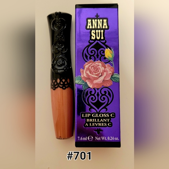 Anna sui lip gloss. - Picture 2 of 5